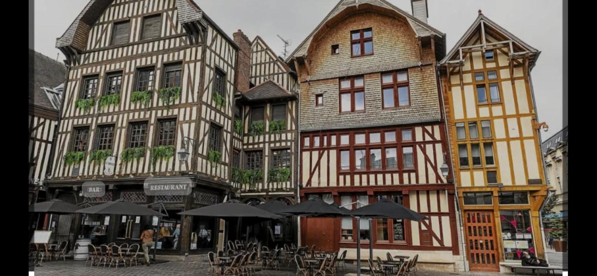 Le Treize Au Coeur Du Bouchon Apartment Troyes Exterior photo